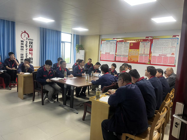 王伍升到建材研究室、建材公司調研