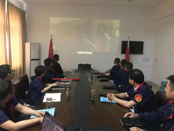 第二建筑工程事業(yè)部召開“強化意識、防控風險”動員會